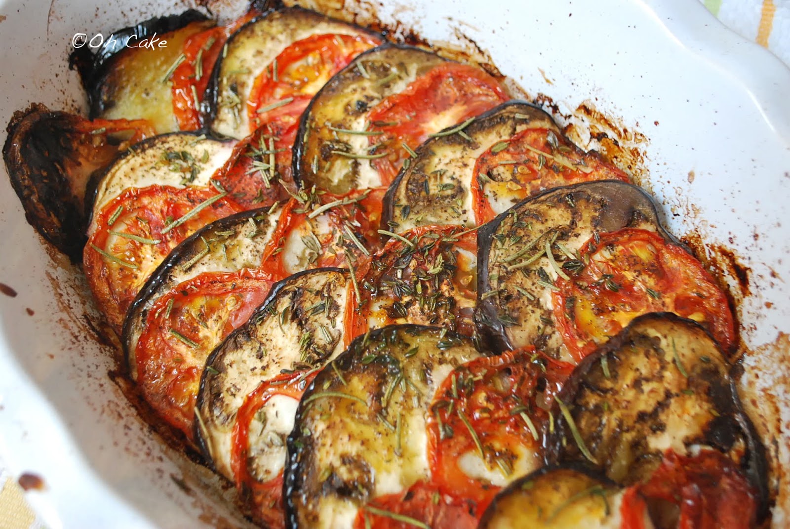 Баклажан с фаршем и помидорами и сыром запеченные в духовке